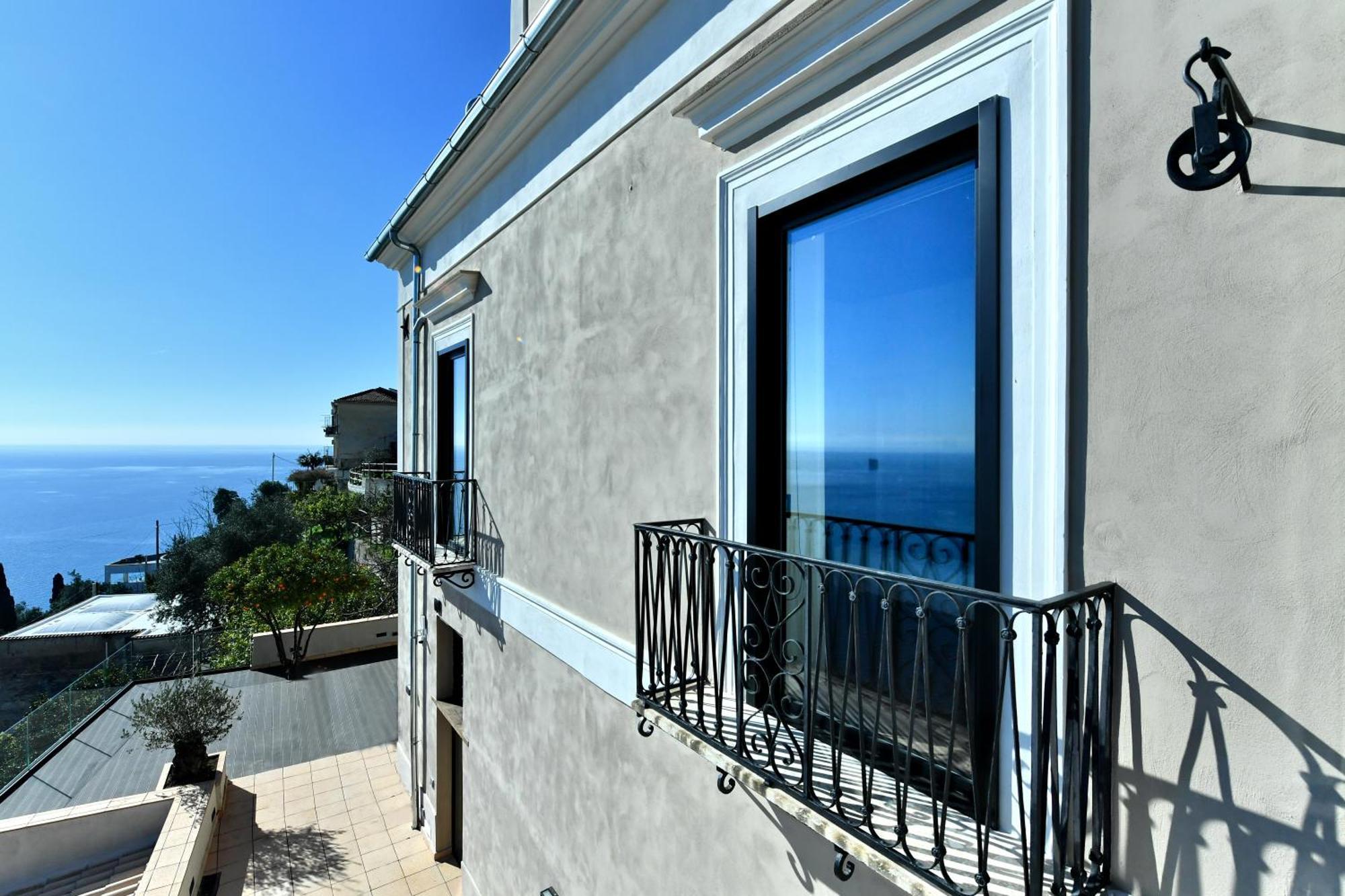 In Costa Relais & Luxury Suites Vietri sul Mare Exterior photo
